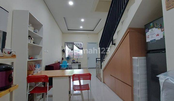 Rumah Full Furnished Siap Huni Hadap Selatan Jakarta Barat 2