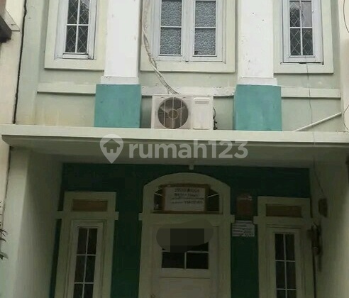 Luxury House With Swimming Pool