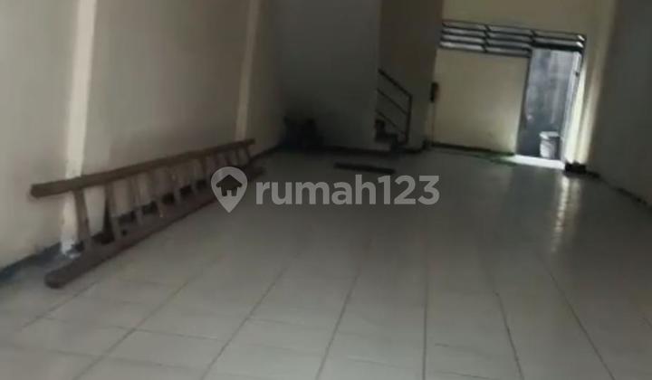 Shop House Peta South Street 2