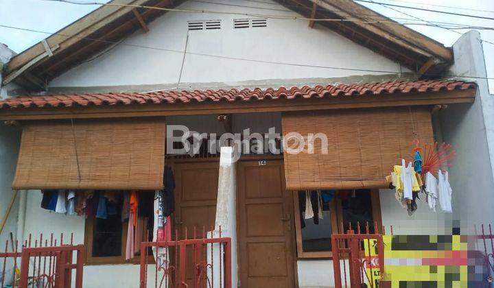 RUMAH KONTRAKAN DUA PINTU 1