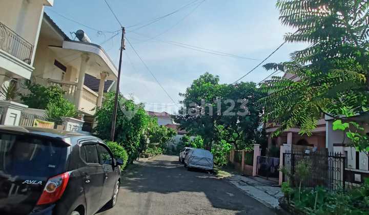 Di Jual Rumah Dua Lantai di Griya Loka Bsd Tangsel 2