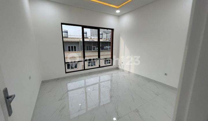 For Sale 4-Story House in Jelambar, West Jakarta 1