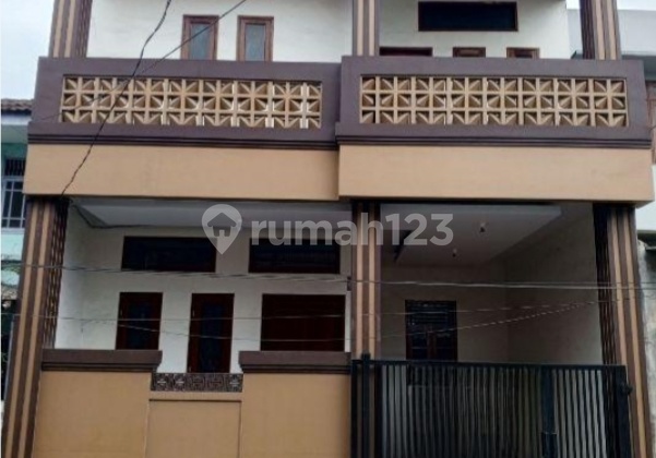 For Sale Three-Story Dinpotis Beautiful House SHM Area 77 m Tangerang