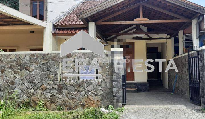 Dijual Rumah Bagus 1 1/2 Lantai Ditaman Surya Siap Pakai  1