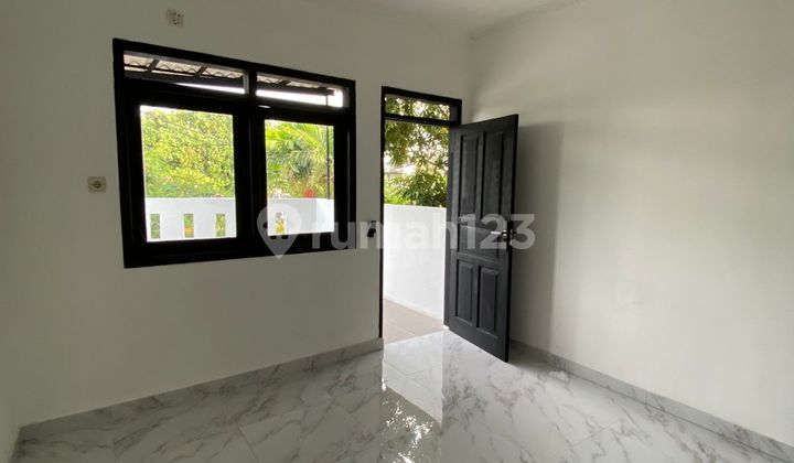 Di Jual Rumah di Komplek Perdagangan Dua Lantai SHM Tangernamg 2