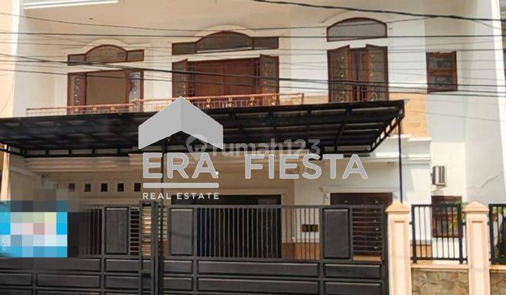 Dijual Rumah Bagus Dan Mewah 2 1/2 Lantai Siap Huni Ditaman Surya  1