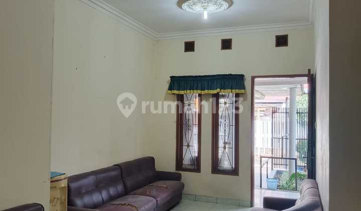 Dijual Rumah Luas Hook di Komplek Daerah Antapani 2