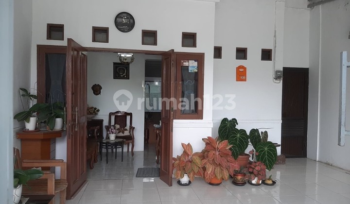 Dijual Rumah Dalam Komplek Antapani