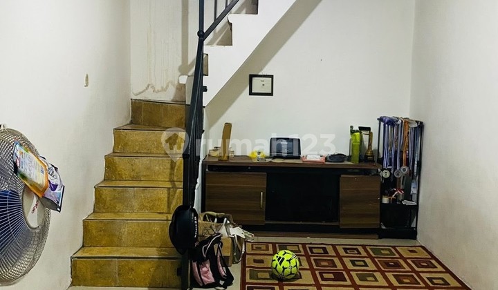 Rumah Hook untuk Keluarga di Antapani Dekat Gasmin Griya 2