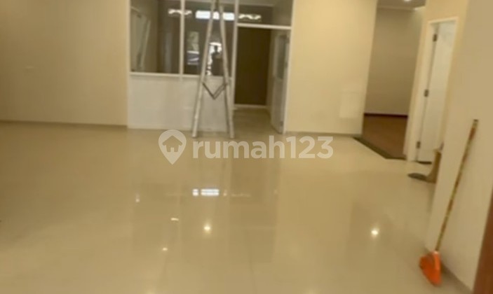 Dijual Rumah Lokasi Singgasana Pradana