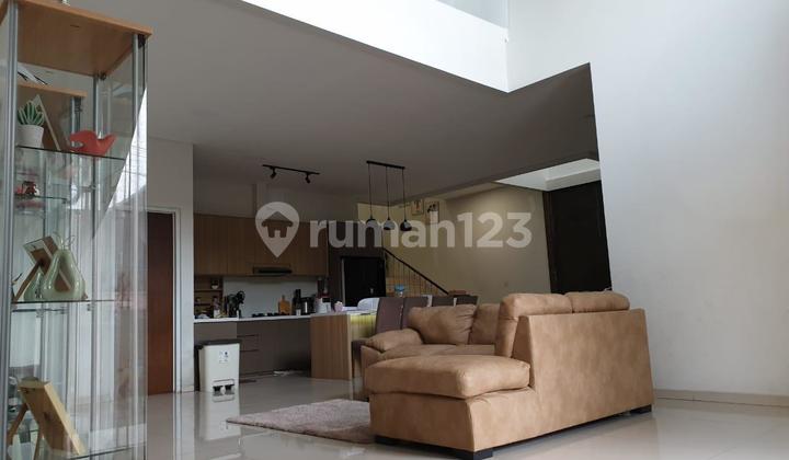 Dijual Rumah Lux Minimalis di Turangga Posisi Hook 2