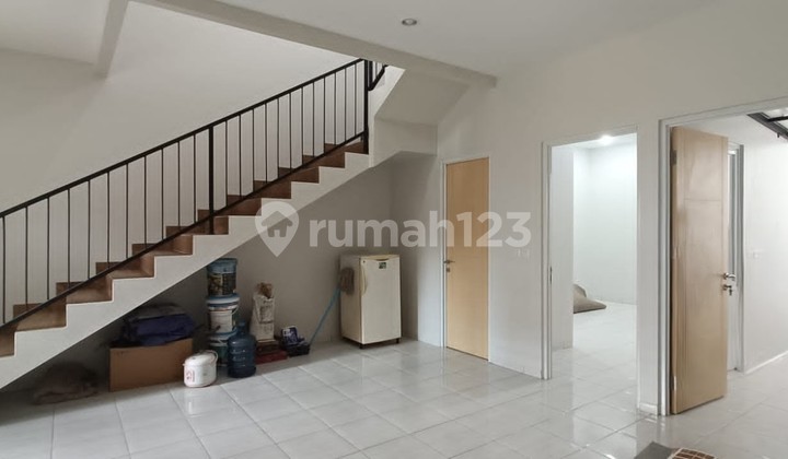 Disewakan Rumah 2 Lantai di Gading Tutuka 1