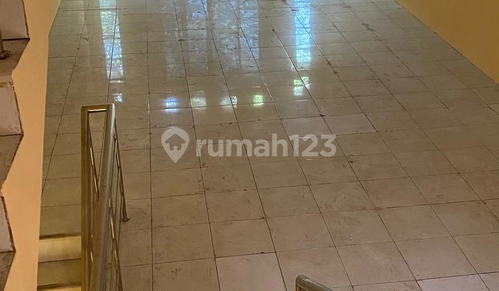 Disewakan Ruko 3 Lantai Daerah Antapani Disewakan Ruko 3 Lantai Daerah Antapani