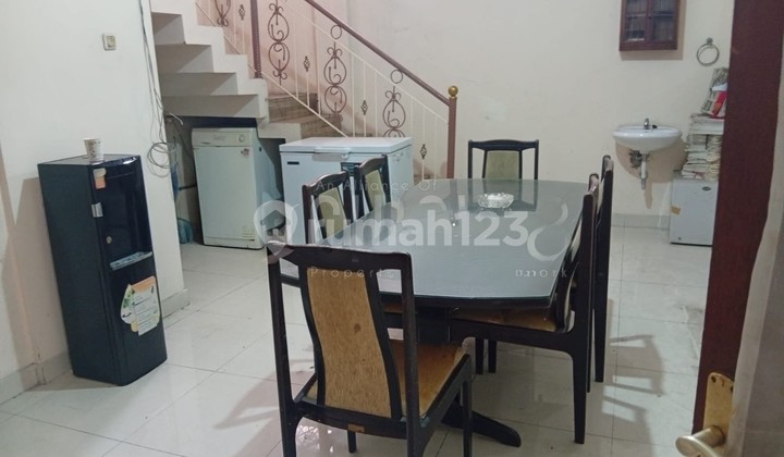 Dijual Rumah Luas di Komplek Antapani 2