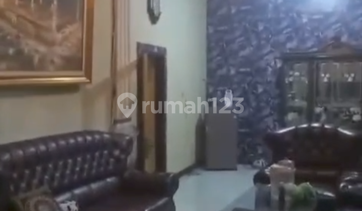 For Sale Spacious House in Babakan Sari Kiaracondong