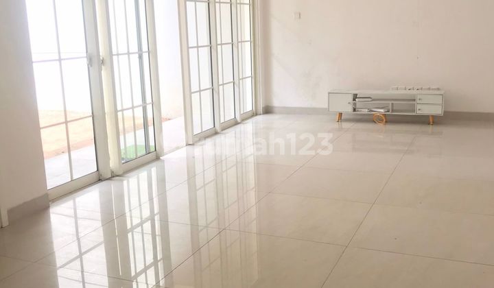 For Rent Luxury House in Podomoro Park For Rent Luxury House in Podomoro Park