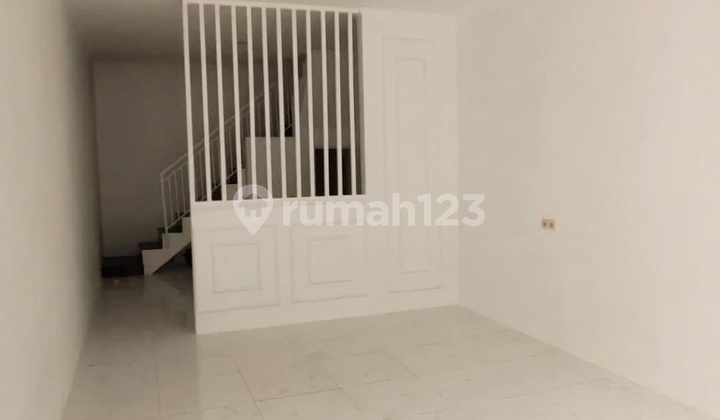 Brand New. 2-Story House. 2