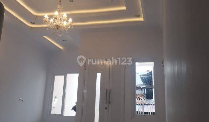 Rumah Bangunan Baru Luas 72m² 3 Lantai Jakarta Pusat  2