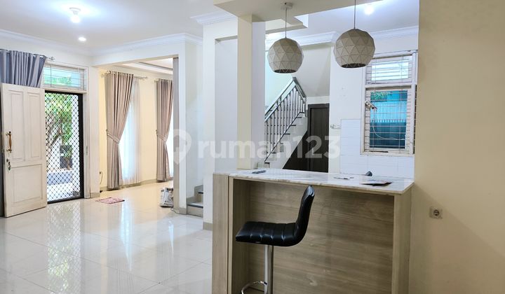 Rumah Modern Minimalis. 2 Lantai. Uk11x15.