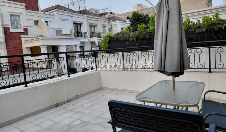 Opulence Green Lake. Rumah 3 Lantai. Siap Huni.. 2