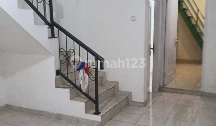 Jual/sewa Rumah Siap Huni 2 Lantai. Pegangsaan Dua  2