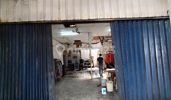 Hitung Tanah. Ruko Area Komersil. Luas Total 276 Meter.