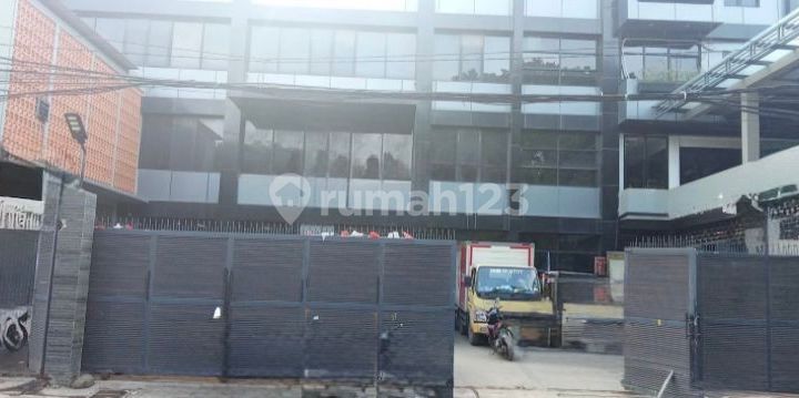 Gudang dan Kantor Bagus. Ada Lift Meeting Room Area Parkir Luas Gudang dan Kantor Bagus. Ada Lift Meeting Room Area Parkir Luas