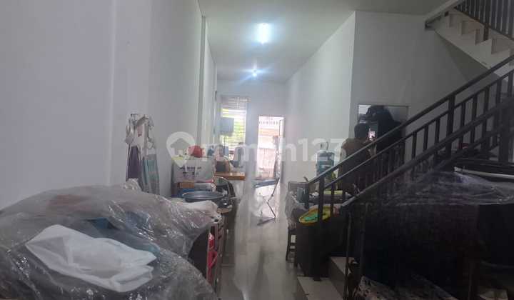 Jual Cepat!!! Pulomas. Rumah 2 Lantai.. bisa untuk Usaha. 2