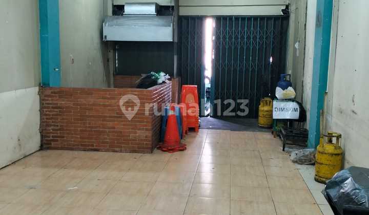 Kelapa Gading. 2 ½ Storey Shop House. Suitable for Business. Kelapa Gading. 2 ½ Storey Shop House. Suitable for Business.