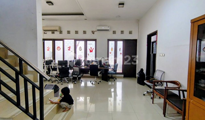 Sunter. Rumah 2 Lantai. Uk 10X20. Semi Furnish. 2