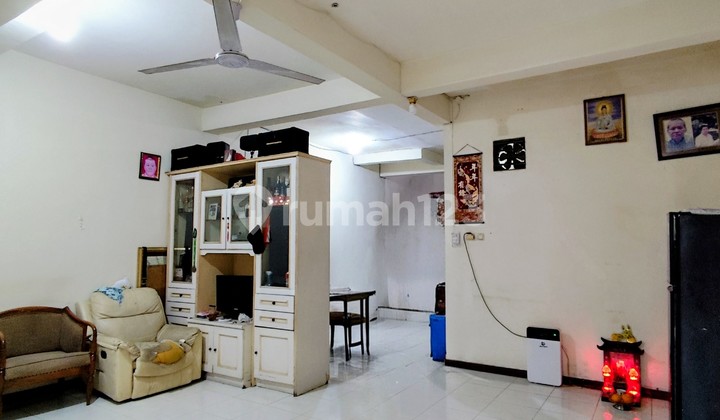 Sunter Gsp. House 6 X 17. 2 Floors. Facing North. 2