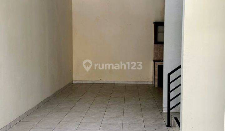 Disewakan Rumah Siap Huni. 2½ Lantai. Uk 6x15  2