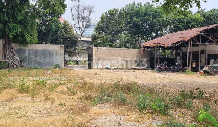 Rare Find. Spacious 1,124m² Plot. Suitable for Business.