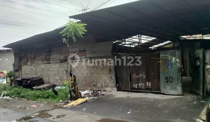 For Rent: Spacious 300m² Warehouse Suitable for Workshop