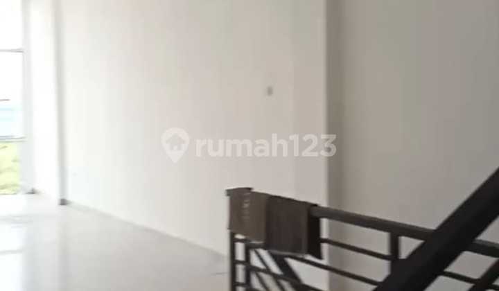 Ready-to-Use Shop House. 4 Floors. Rare Strategic Location. 2