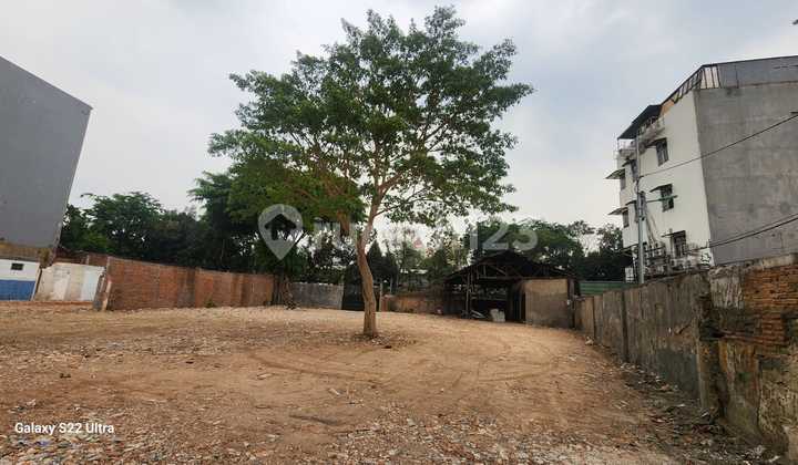 Rare Find. Spacious 1,124m² Plot. Suitable for Business.