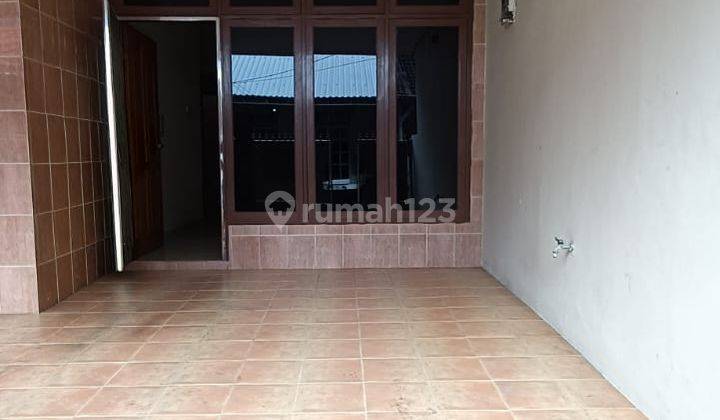 Disewakan Rumah Siap Huni. Luas Bangunan 110m².  2