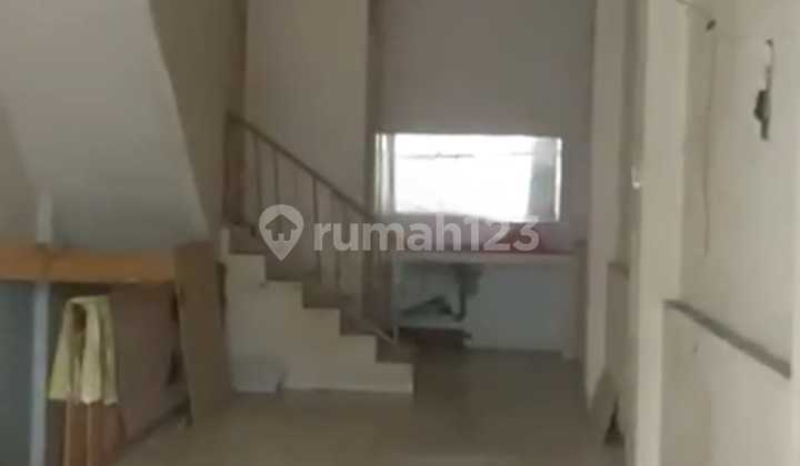 For Rent: Petojo Jembatan Besi Shop House. Size 4x20. 4-Storey Building. 2