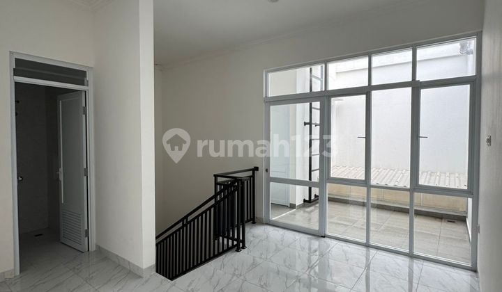 New Building. Kelapa Gading.. 3.5-Story House. Size 9x17.