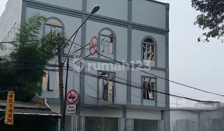 Jual/ Sewa Ruko 3 Gandeng/ Mini Building. Area Prime.. 