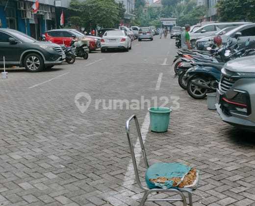 For Rent: 4½-Story Shop House in Plaza Pacific, Kelapa Gading