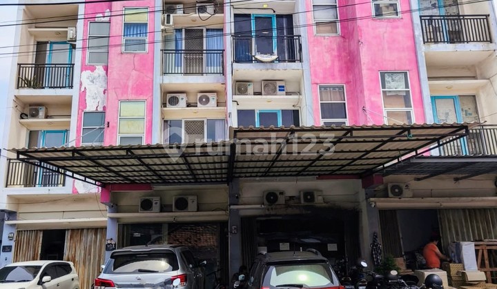 Ruko 4 Lantai. Kartini Jakpus. Uk 4X22. Hadap Timur.