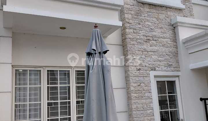 Opulence Green Lake. 3-Story House. Move-in Ready. Opulence Green Lake. 3-Story House. Move-in Ready.