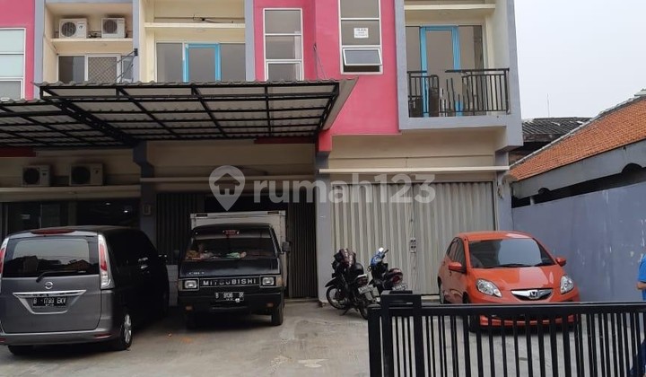 4-Story Shophouse. Kartini Central Jakarta. Size 4x22. East Facing. 2