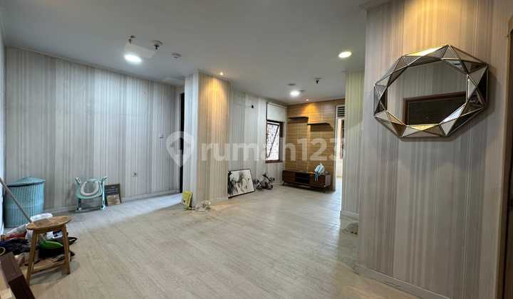Metro Sunter Apartment Renovated. 59m². 2 Bedrooms.