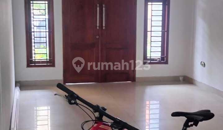 Modern Minimalist. 2 Floors. Good Ready to Occupy. 2