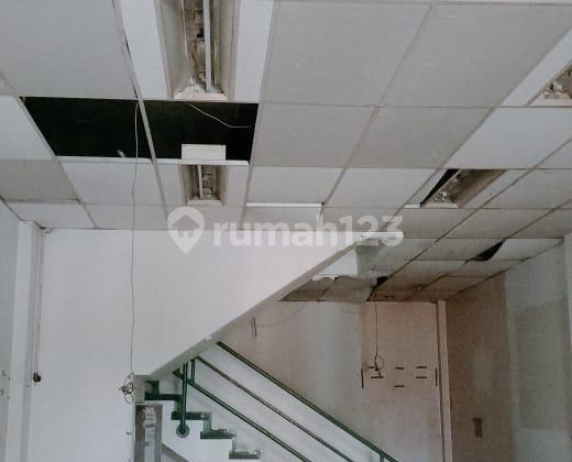 Disewakan Ruko 4½ Lantai. Ruko Gading Bukit Indah 