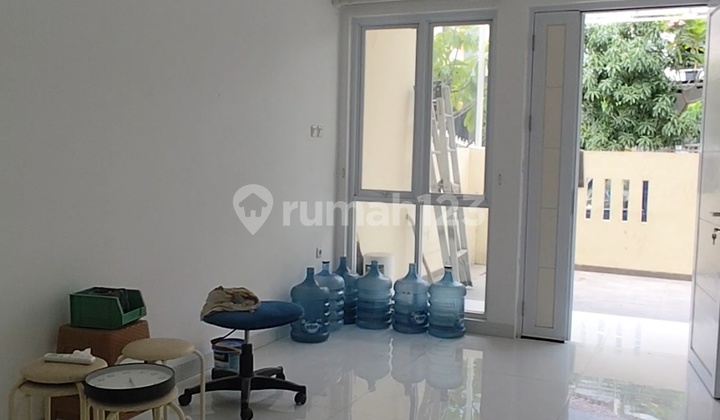 Sunter. Rumah Standard Minimalis. 2 + 1 Kamar Tidur. 2