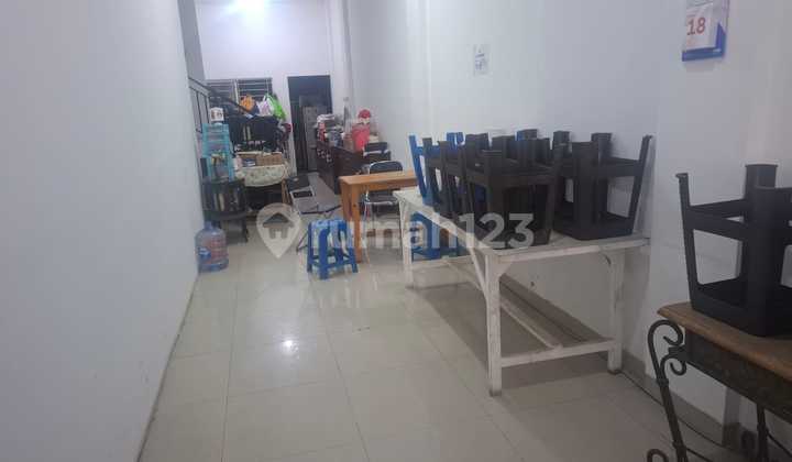 Jual Cepat!!! Pulomas. Rumah 2 Lantai.. bisa untuk Usaha.