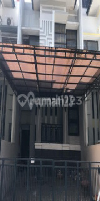 Kelapa Gading. Rumah 2 Lantai. Uk 6X15.